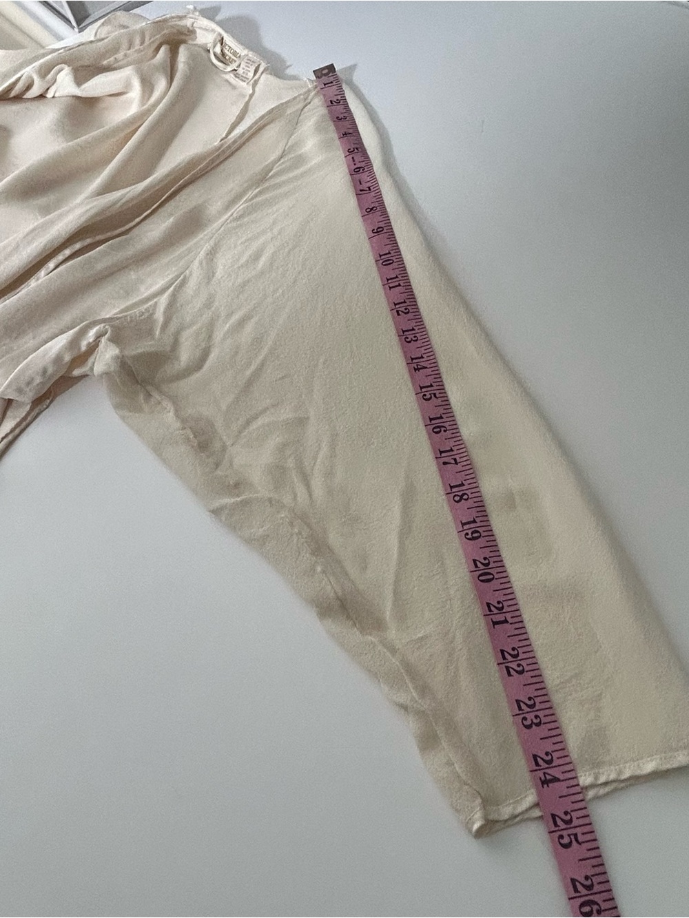 Vintage‎ Victorias Secret Silk Robe Size PS Petite Ivory Long Sleeve Sleep READ - Picture 5 of 14
